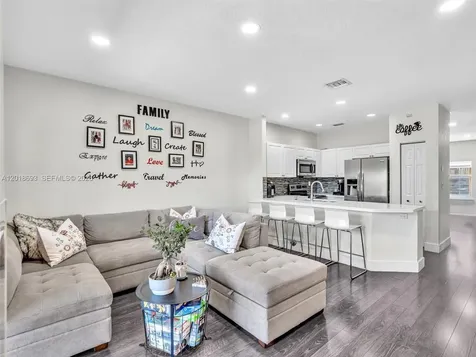 5779 NW 116th Avenue Doral FL 33178