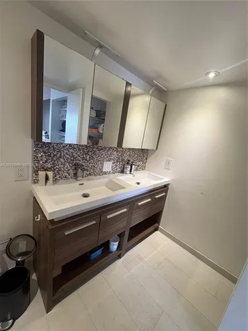 3300 NE 191st Street Aventura FL 33180