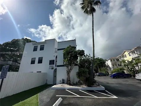 2705 NE 9th Avenue Wilton Manors FL 33334