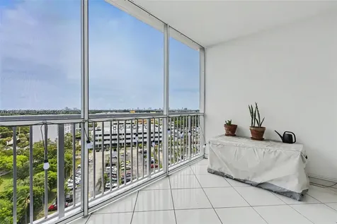 3850 Washington Street Hollywood FL 33021