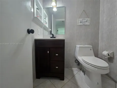 3850 Washington Street Hollywood FL 33021