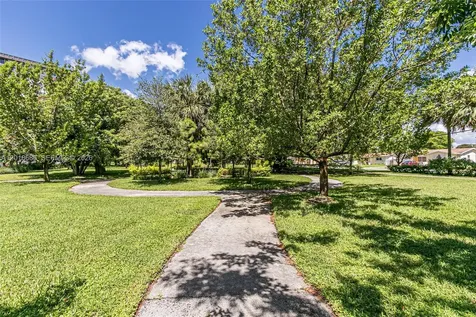 3850 Washington Street Hollywood FL 33021