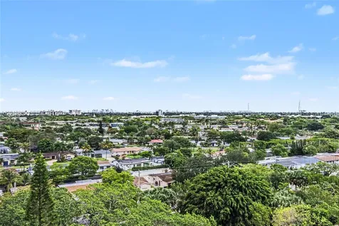 3850 Washington Street Hollywood FL 33021