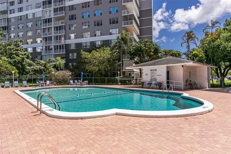 3850 Washington Street Hollywood FL 33021