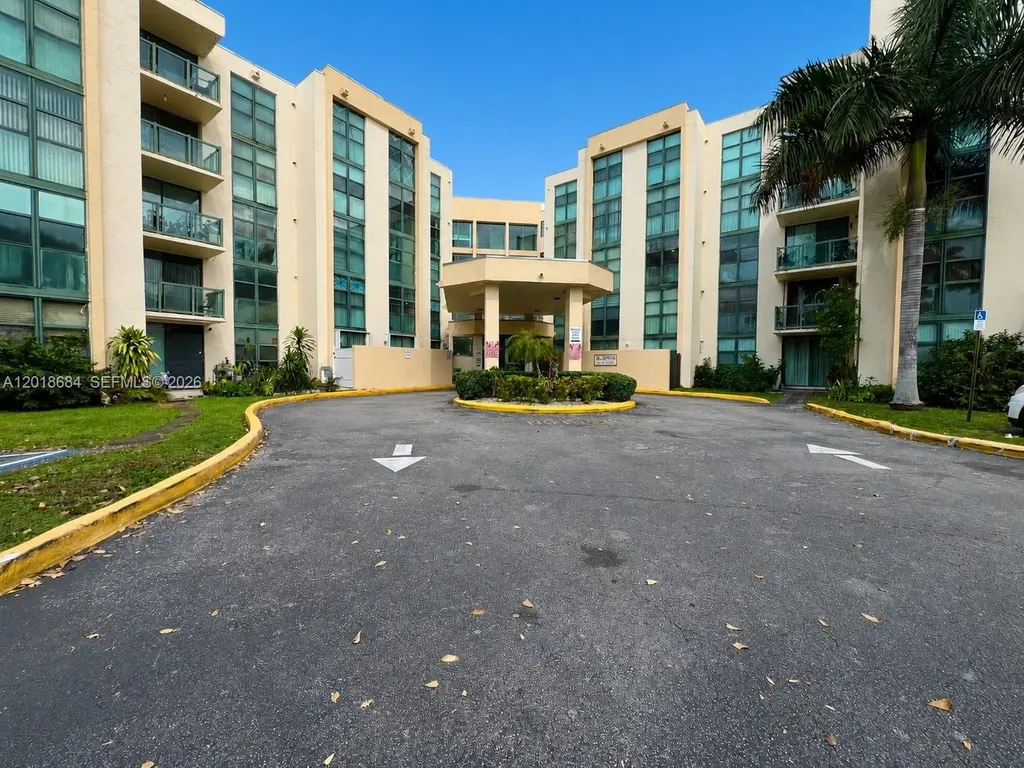 2075 SW 122nd Avenue Miami FL 33175