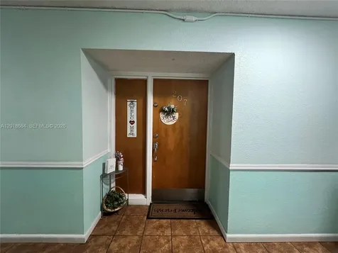 2075 SW 122nd Avenue Miami FL 33175