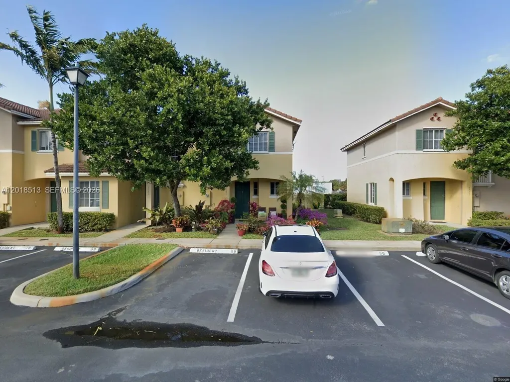 6081 SW 19th Street North Lauderdale FL 33068