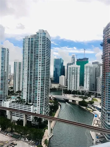 185 SW 7th Street Miami FL 33130