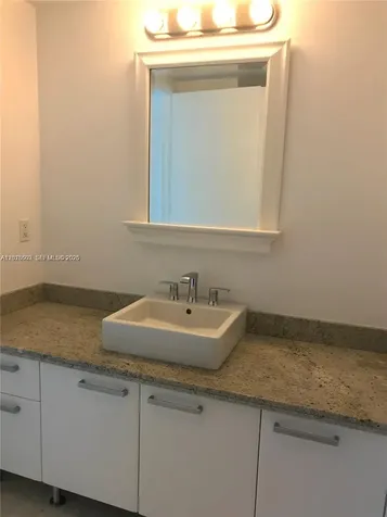185 SW 7th Street Miami FL 33130