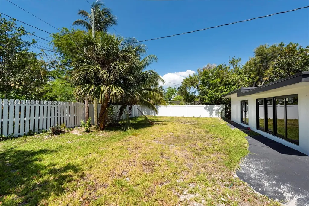 2308 SE 18 Street Fort Lauderdale FL 33316