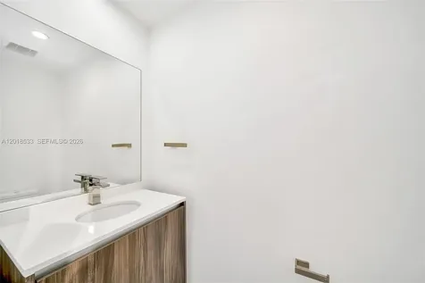 488 NE 18th Street Miami FL 33132