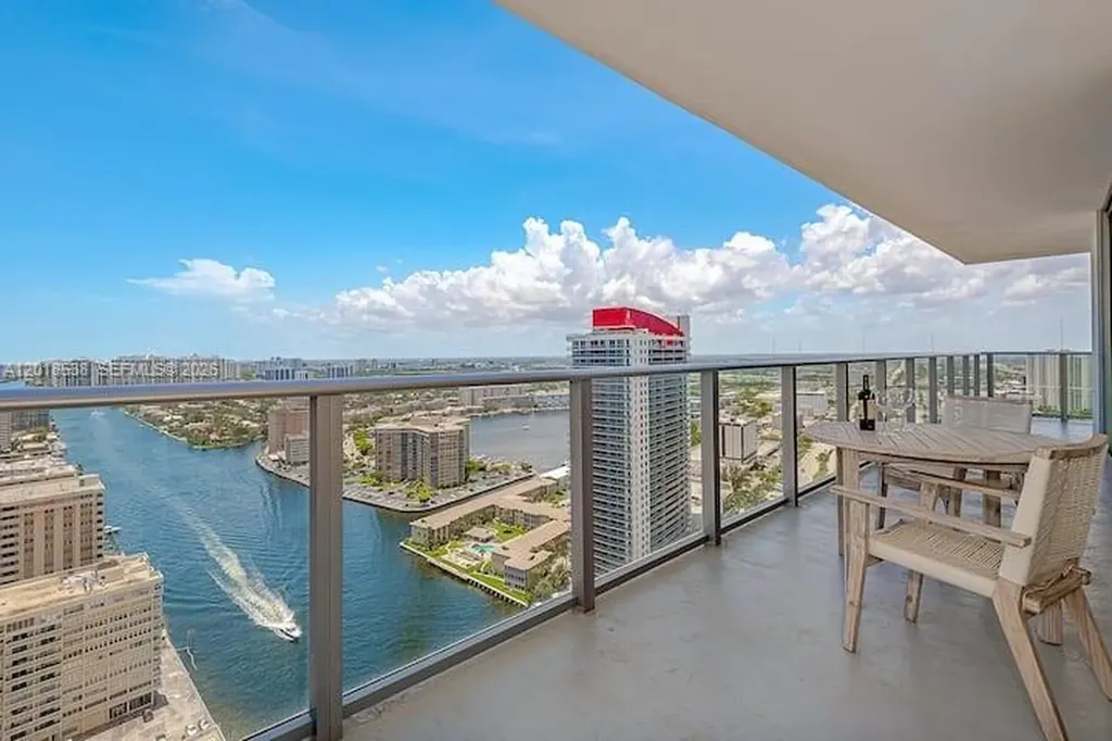 4010 S Ocean Drive Hollywood FL 33019