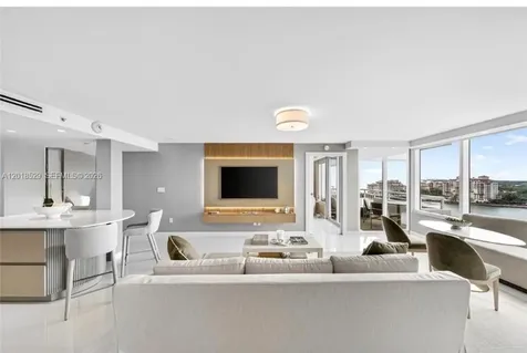 400 S Pointe Drive Miami Beach FL 33139