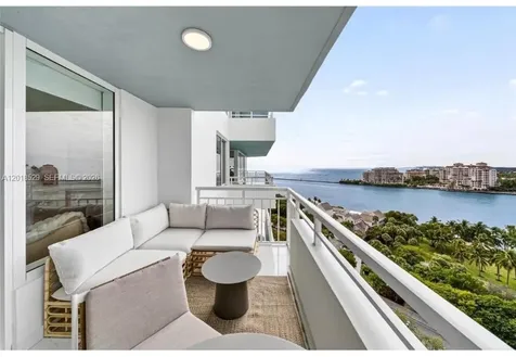 400 S Pointe Drive Miami Beach FL 33139