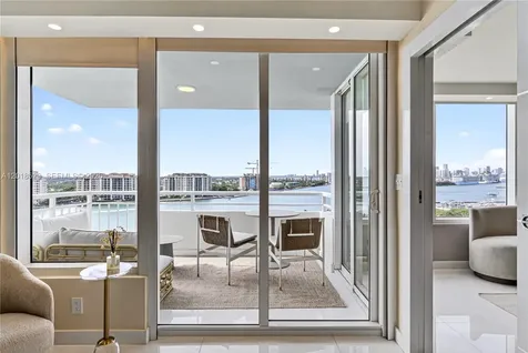400 S Pointe Drive Miami Beach FL 33139