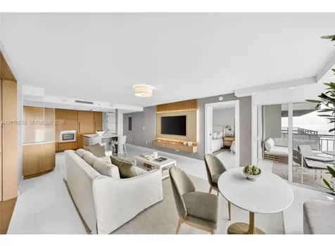 400 S Pointe Drive Miami Beach FL 33139