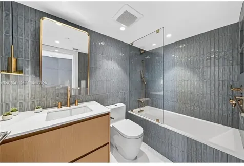 400 S Pointe Drive Miami Beach FL 33139