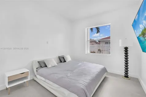 5374 SW 33rd Avenue Hollywood FL 33312