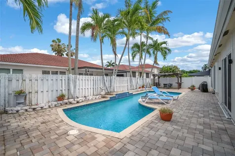 5374 SW 33rd Avenue Hollywood FL 33312