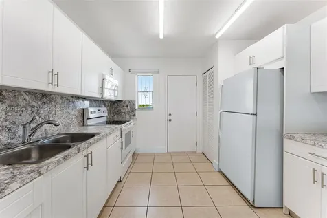 1950 W 54th Street Hialeah FL 33012