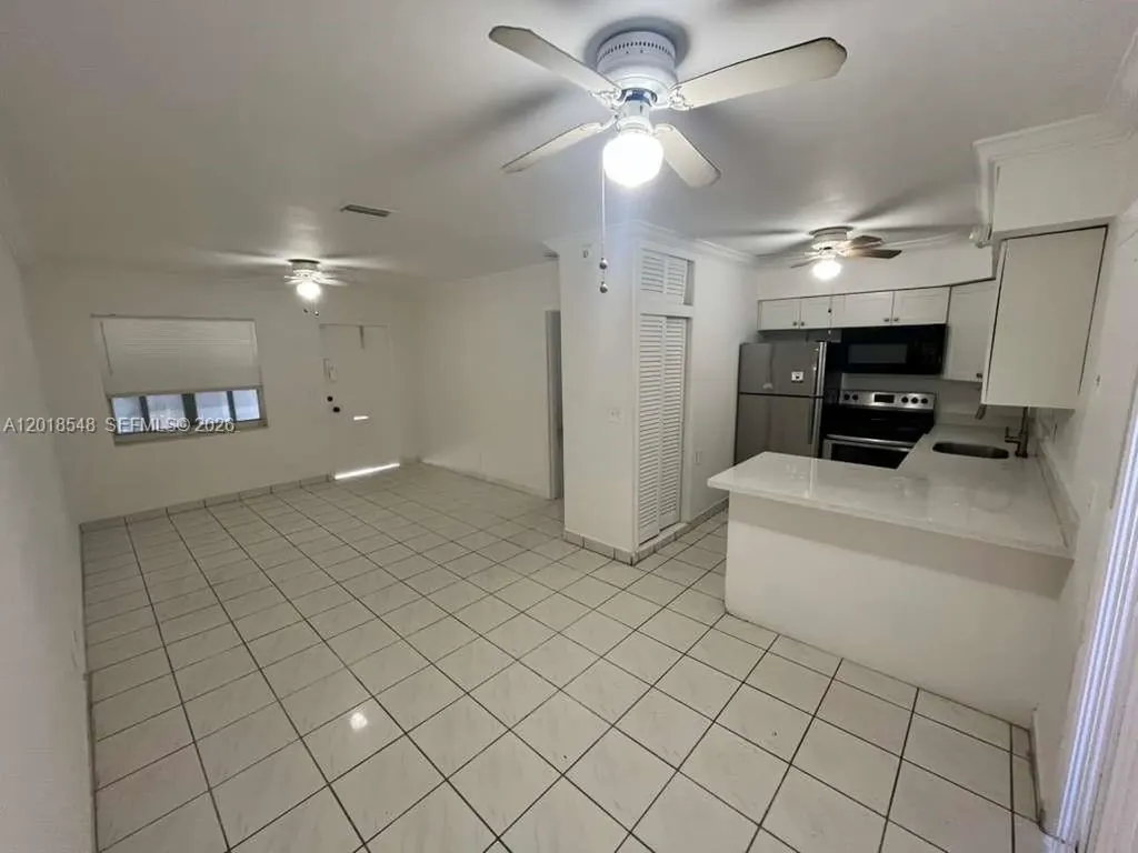 2450 Lincoln Street Hollywood FL 33020