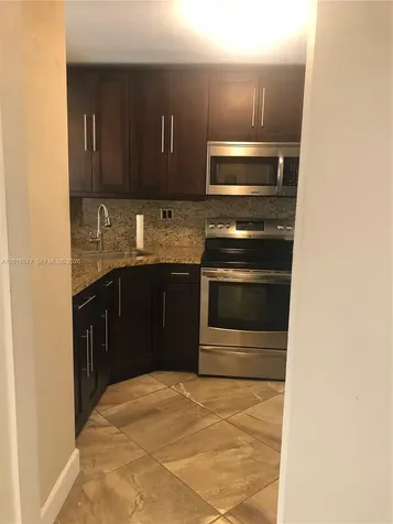 9350 Fontainebleau Boulevard Miami FL 33172