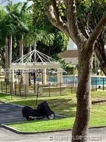 9350 Fontainebleau Boulevard Miami FL 33172