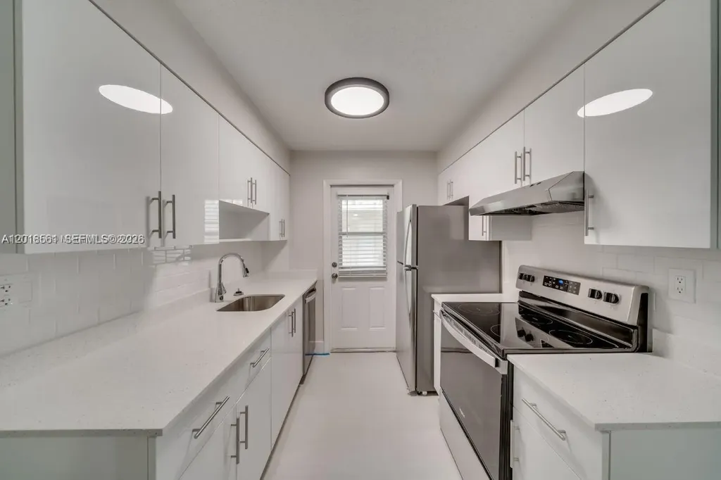 841 SW 74 Terrace North Lauderdale FL 33068