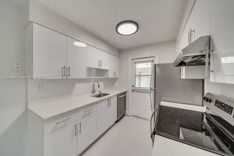 841 SW 74 Terrace North Lauderdale FL 33068