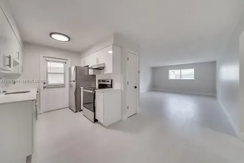 841 SW 74 Terrace North Lauderdale FL 33068