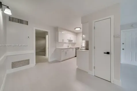 841 SW 74 Terrace North Lauderdale FL 33068