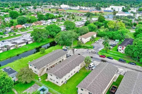 841 SW 74 Terrace North Lauderdale FL 33068