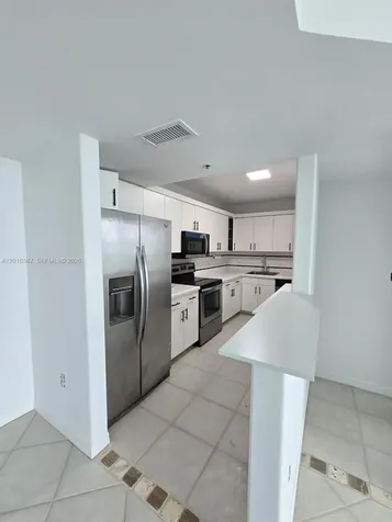 800 Claughton Island Drive Miami FL 33131