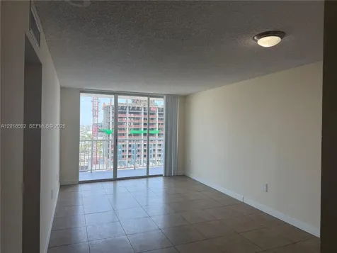 915 NW 1st Avenue Miami FL 33136