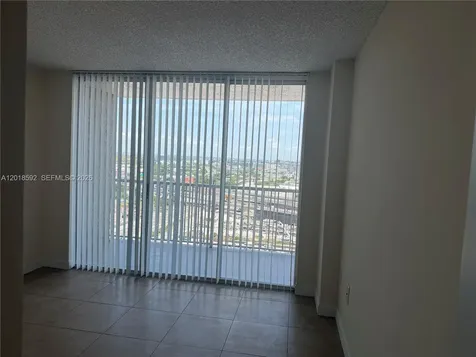 915 NW 1st Avenue Miami FL 33136