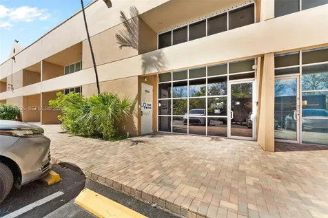20191 NE 16th Place Miami FL 33179
