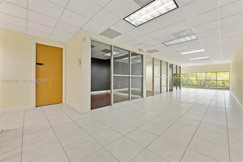 20191 NE 16th Place Miami FL 33179