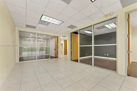 20191 NE 16th Place Miami FL 33179