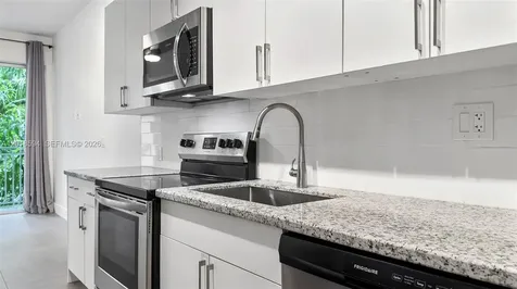 1536 NW 15th Avenue Miami FL 33125