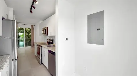 1536 NW 15th Avenue Miami FL 33125