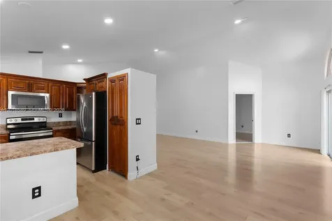 1035 W Jasmine Lane North Lauderdale FL 33068