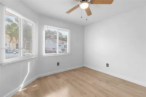 1035 W Jasmine Lane North Lauderdale FL 33068