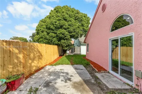 1035 W Jasmine Lane North Lauderdale FL 33068