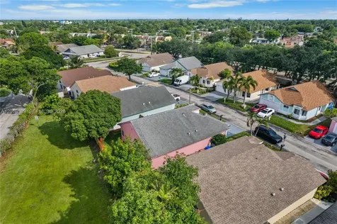 1035 W Jasmine Lane North Lauderdale FL 33068