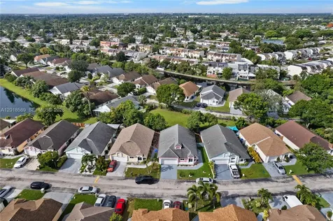 1035 W Jasmine Lane North Lauderdale FL 33068