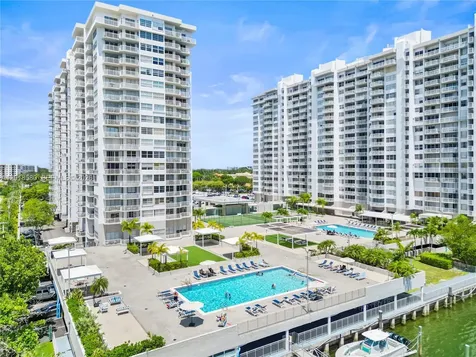 18011 Biscayne Boulevard Aventura FL 33160