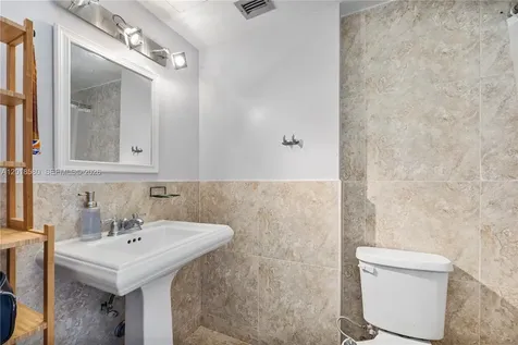 18011 Biscayne Boulevard Aventura FL 33160