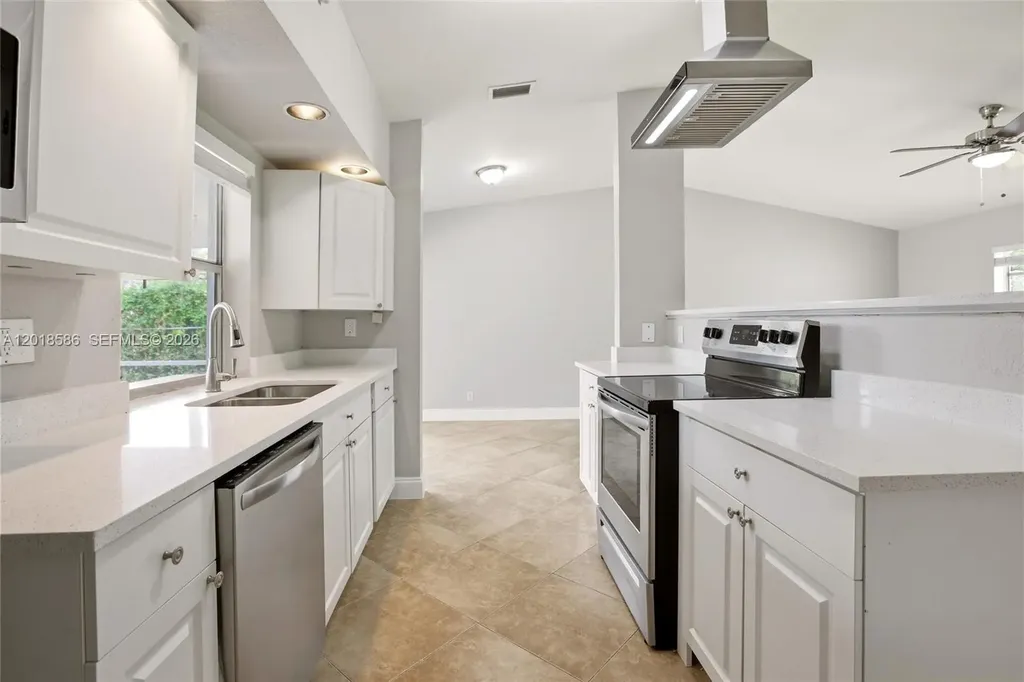827 NW 87th Avenue Coral Springs FL 33071