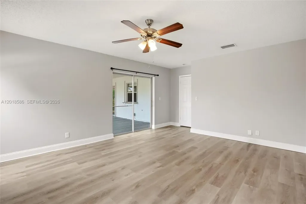 827 NW 87th Avenue Coral Springs FL 33071