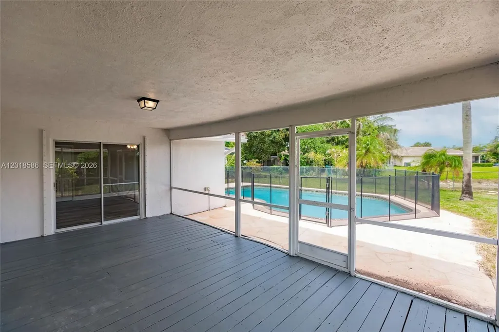 827 NW 87th Avenue Coral Springs FL 33071
